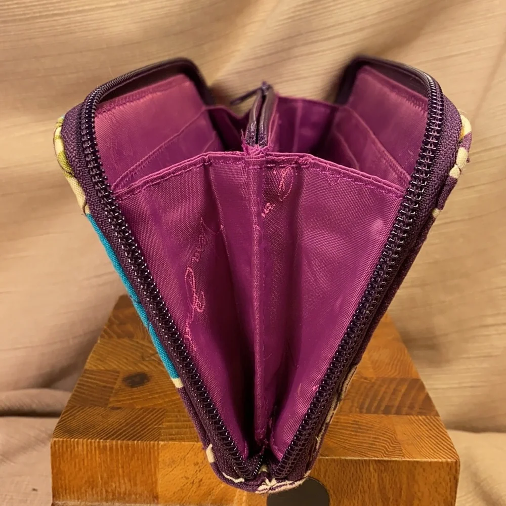 Vera Bradley graphic/flower pattern wallet - Picture 10 of 16